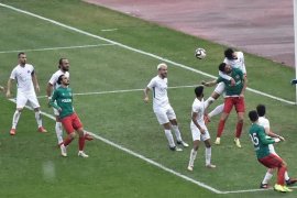 Karşıyaka 5 bin taraftarına rağmen...