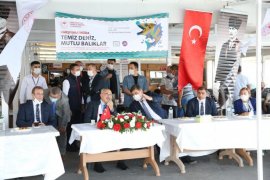 İzmir Valisi Karşıyaka Belediyesi'ni ziyaret etti