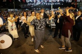 Karşıyaka Roman Şenliği yapıldı