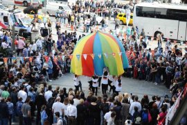 Dünya çocukları Karşıyaka’da buluşuyor