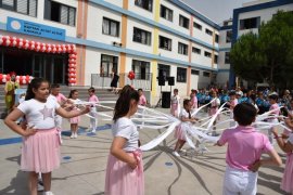 Karşıyaka’da 40 bin öğrencinin karne sevinci