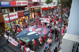 Karşıyaka'da 30 Ağustos Zafer Bayramı coşkuyla kutlandı