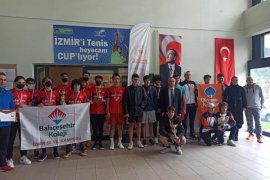 Okullu genç erkekler tenis şampiyonası Karşıyaka'da yapıldı