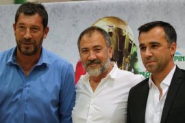 Ufuk Sarıca Pınar Karşıyaka ile imzaladı