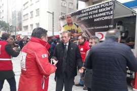 Karşıyaka'da Türk Kızılay şehit Sekin anısına lokma döktürdü