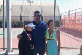 Alaçatı kortlarında Karşıyaka rüzgarı esti, Kesal birinci oldu