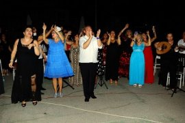 Karşıyaka Sanat Derneği 9 Eylül’ü müzikle kutladı