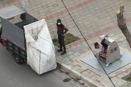 Çöpten adam çıktı…