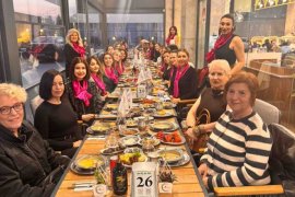 Karşıyakalı İş Kadınları'ndan erken 8 Mart kutlaması