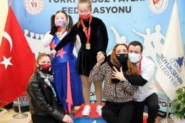 İzmir, Buz Patenine imzasını attı...