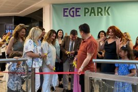 Rol Aktif Yetenek Kursu'ndan Türk Kızılay Karşıyaka Şube Başkanlığı'na bağış