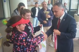 Okul Spor Yurtları Küçükler Teniste Karşıyaka Okulları şampiyon...