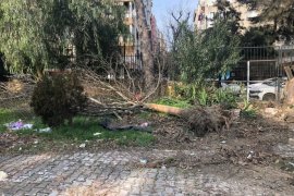 Karşıyaka Lisesi yıkılıyor