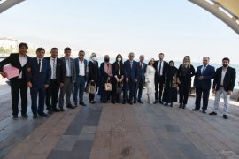 Dilara ile Faruk dünya evine girdi