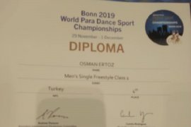 Ossi, Almanya'da ayakta alkışlandı...