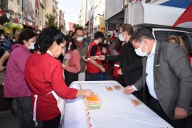 Karşıyaka Kızılay'dan İzmir depreminde yaşamını yitirenleri anma