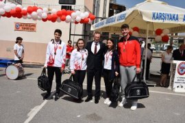 19 Mayıs Atatürk'ü Anma, Gençlik ve Spor Bayramı Karşıyaka'da da kutlandı