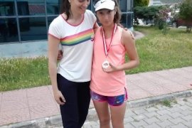 Kortlarda Müge rüzgârı esiyor...