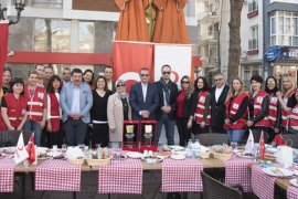 Kızılay Karşıyaka Şubesi sosyal sorumlulukta önde