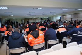 Başkan Akpınar temizlik işcileriyle kahvaltı yaptı