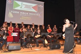 Türkülerle mest oldular…