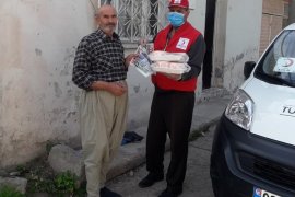 65 yaş üstü vatandaşlarımıza pide, gazete, iftar yemeği...