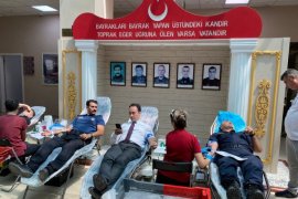 Karşıyaka Emniyet Müdürlüğü'nden kan bağışına büyük destek...