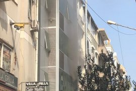 Karşıyaka Çarşı'da yangın...