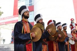 Karşıyaka Halk Eğitim Merkezi 2071 Mehteran Bölüğü'nden harika kutlama