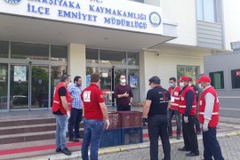 Karşıyaka Emniyetin iftarlıkları Türk Kızılay Karşıyaka’dan…