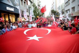 Karşıyaka'da 30 Ağustos Zafer Bayramı coşkuyla kutlandı