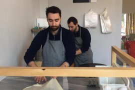 Akhisar’ın meşhur katmeri Karşıyaka’da