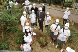 Karşıyaka Sağlığını Koruyor ve En iyi Narkotik Polisi: Anne