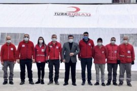 Kızılay Karşıyaka, İnsanı Yardım Çadırı kurdu