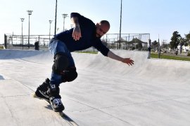 Bostanlı sahilinin 3 bölümlük kıyı düzenleme çalışmaları tamamlandı