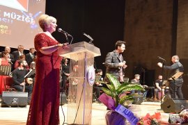 Türkülerle mest oldular…