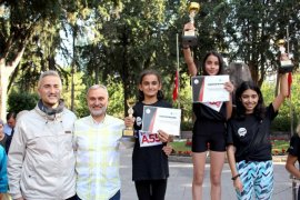 Karşıyaka, Büyük Önder Atatürk'ü Ata’dan Ana’ya Saygı Koşusu ile andı