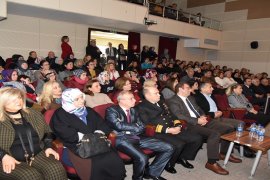 Nergiz Kur’an Kursu öğrencileri Zübeyde Hanım’ı canlandırdı