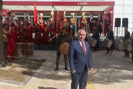 Karşıyaka Halk Eğitim Merkezi 2071 Mehteran Bölüğü'nden harika kutlama