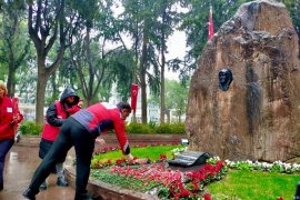 Karşıyaka Kızılay ekibi 8 Mart'ı kutladı