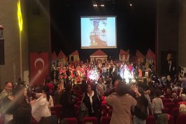 Hayat bir Roman... Hem oynadılar, hem oynattılar...