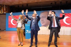 Ak Parti Karşıyaka İlçe Başkanlığı'na Didem Dereboylu Keseli seçildi
