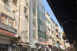 Karşıyaka Çarşı'da yangın...