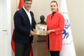 İmzalar atıldı, Karşıyaka Çarşısı yenilenecek...