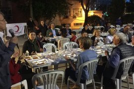 Akpınar çifti iftar verdi...