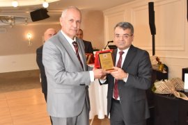 Emekliye ayrılan savcı ve hakimler için uğurlama gecesi düzenlendi