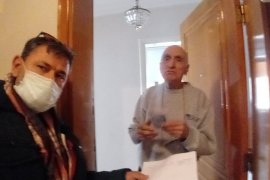 Karşıyakalı din görevlileri maaşları evlere götürüyor