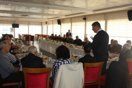 Dr. Cemil Tugay, Karşıyakalı muhtarlarla bir araya geldi