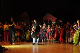 Hayat bir Roman... Hem oynadılar, hem oynattılar...