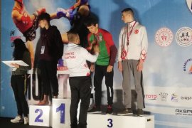 Bostanlıspor, koronalı günlerde de zirveye çıktı!